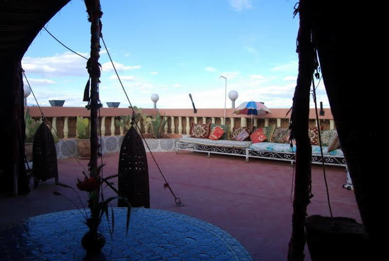 Le Temps De Vivre Bed & Breakfast Ouarzazate Bagian luar foto